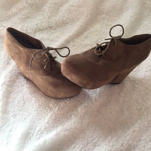 Taupe wedges